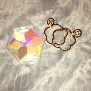 Eye shadow and earrings